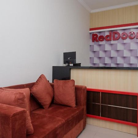 فندق Reddoorz Near Kawasan Bandara Ahmad Yani Semarang 2 المظهر الخارجي الصورة